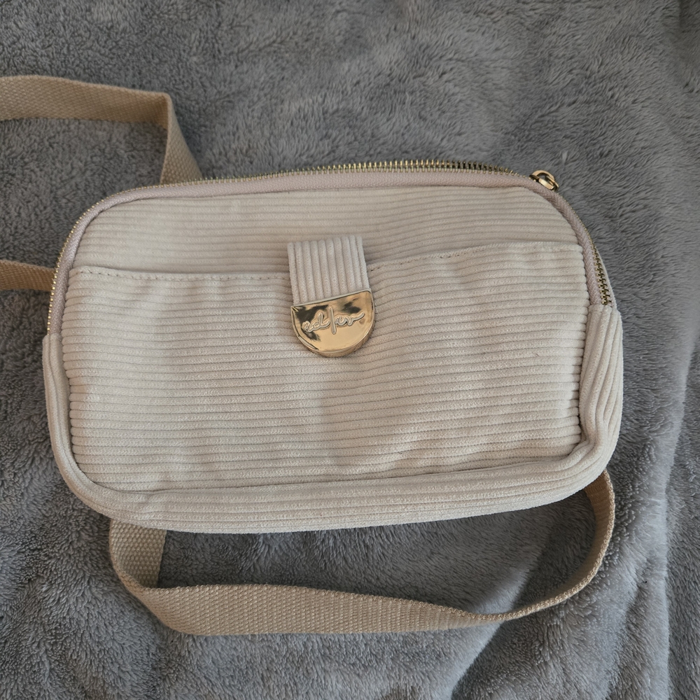 Cream Courdory Rad Rev Wallet Crossbody Bag